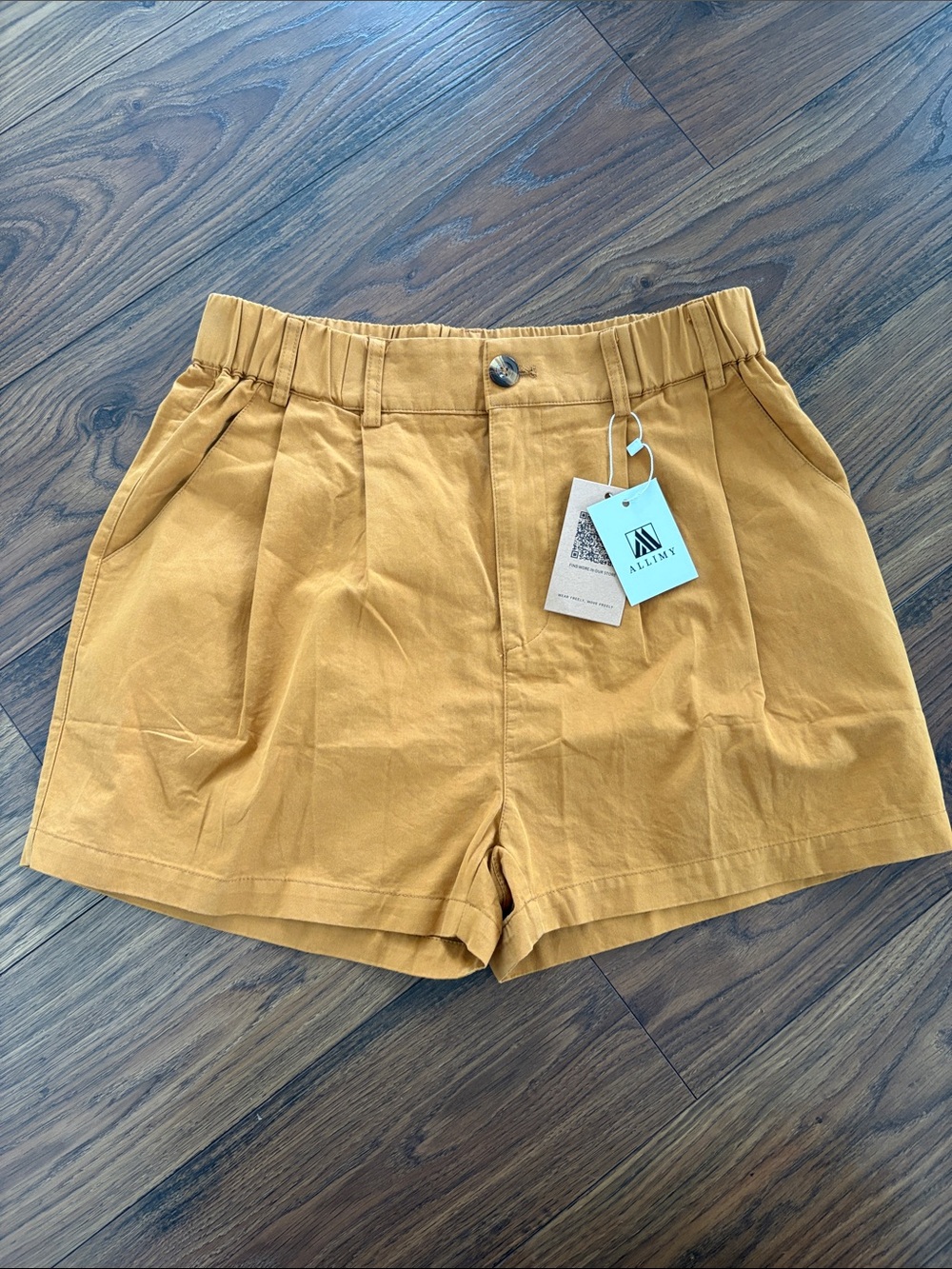 NWT Women's Mustard High-Waist Pleated Cotton Shorts